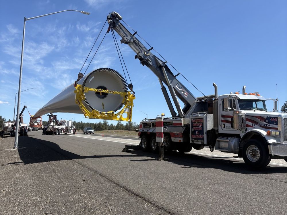 Lifting a wind turbine component near Pendleton